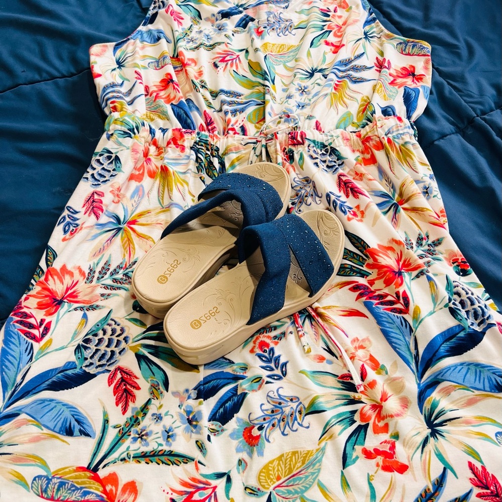 West Loop women's stretch floral print sleeveless midi dress.